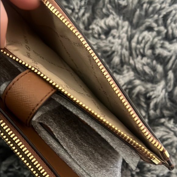 Michael Kors Brown Wallet / Jet Set Leather Smartphone Wristlet - Picture 5 of 6